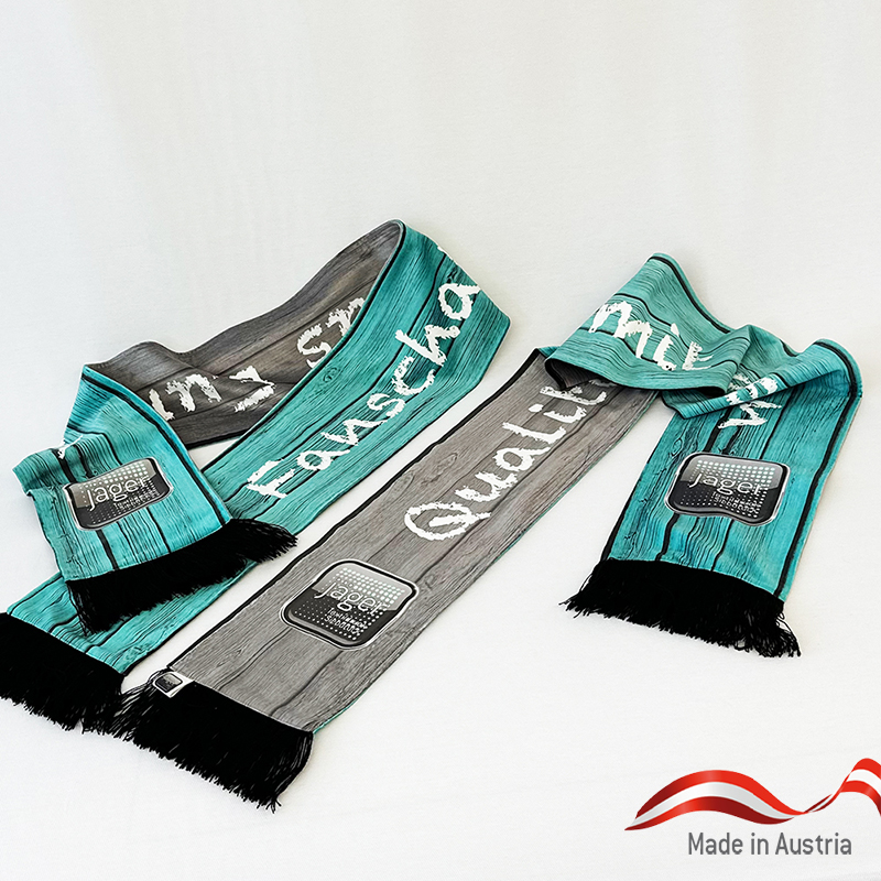 Featured image for “Fanschal”